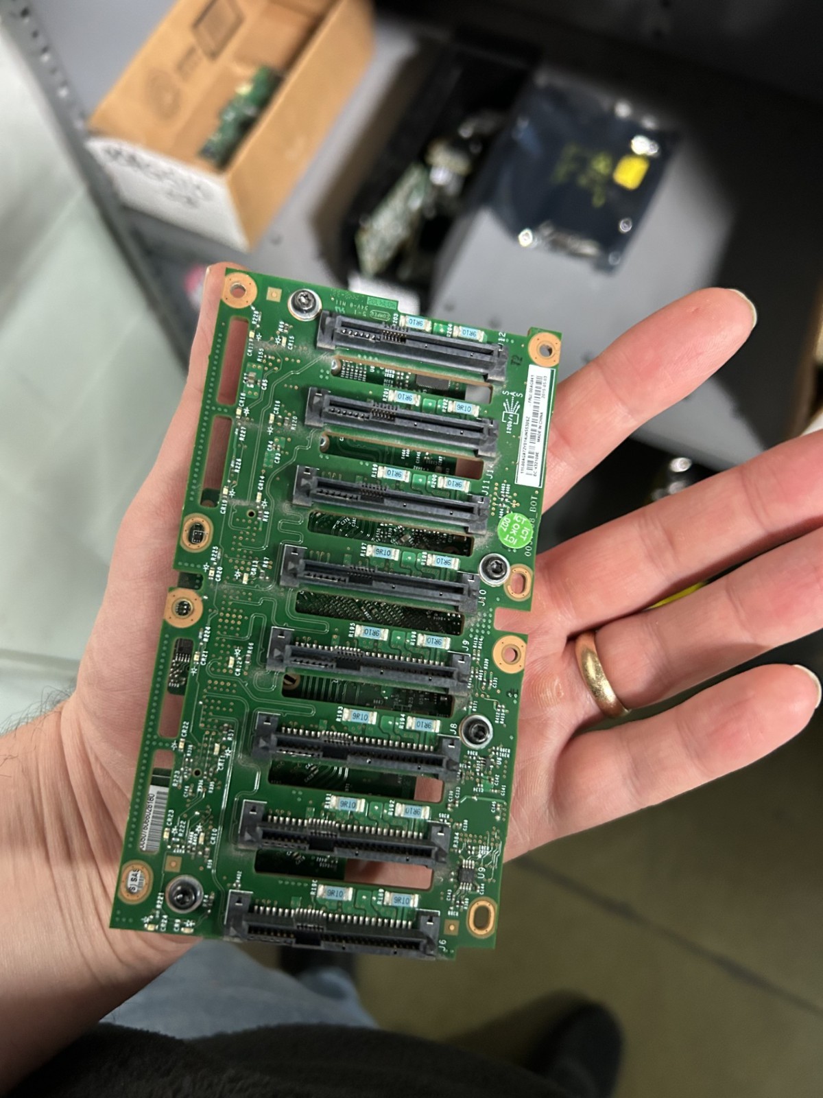 X3650 M5 2.5” HDD HOT SWAP BACKPLANE WITH EXPANDER 00AG941-02-CT