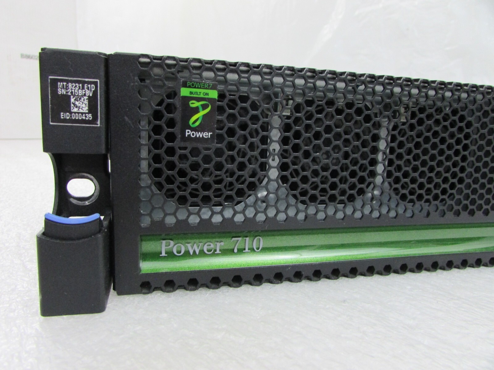 IBM Power 710 8231-E1D 3.0GHz 64GB 6x HHD + 7042-CR4 HMC 1GB 250GB Servers