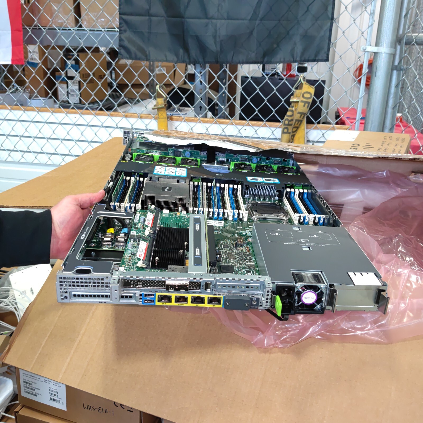CISCO 5520 WIRELESS CONTROLLER (Model UCS C220 M4)