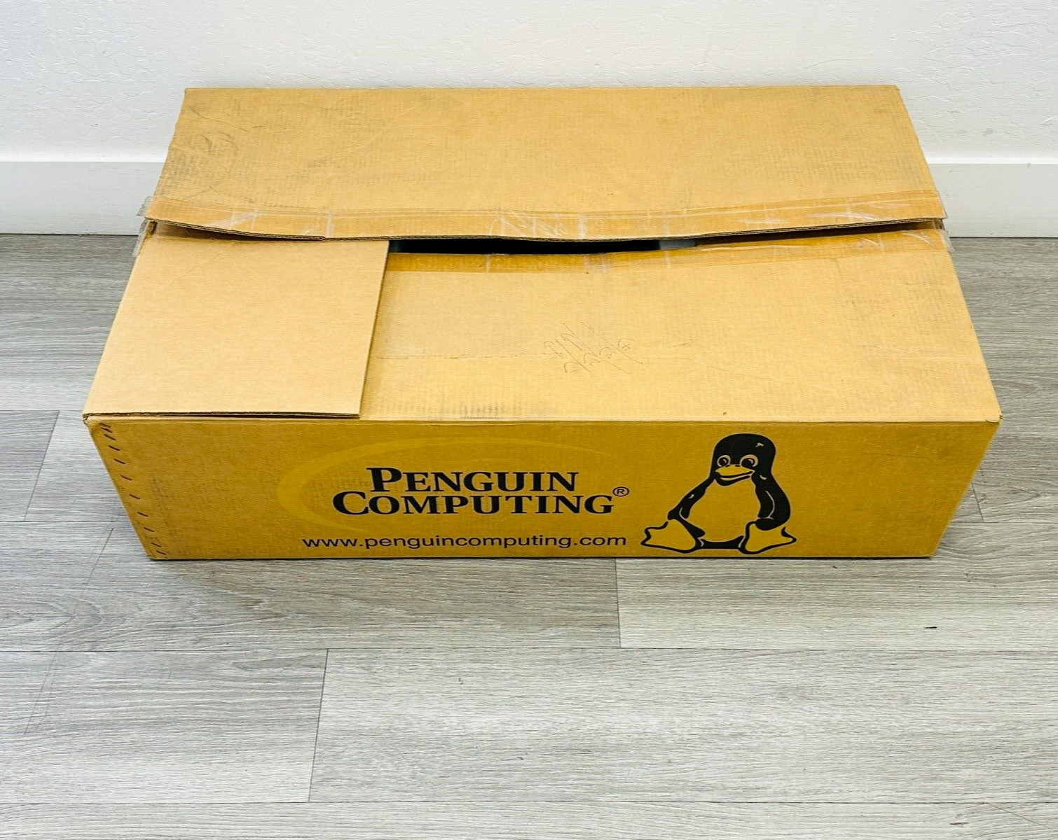 OPEN BOX – Penguin Computing Relion 1900 1U Server 100-127V