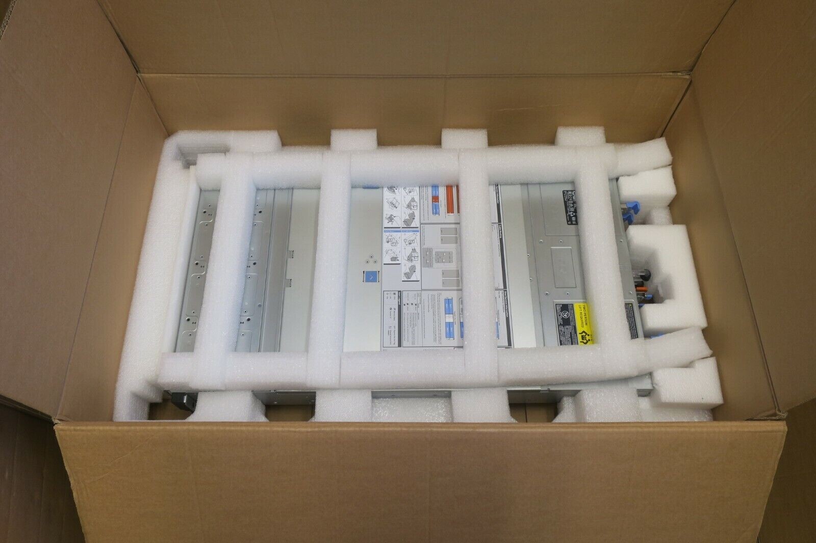 New Dell PowerEdge C6400 4 C6525 AMD EPYC 7302 1024GB RAM 128 CORES Node Servers