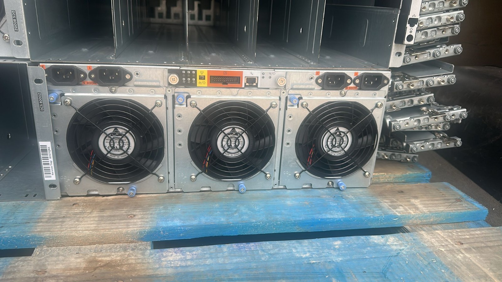 1 PALLET OF Dell PowerEdg ,10X DCS8000Z, BLADES & CHASIS