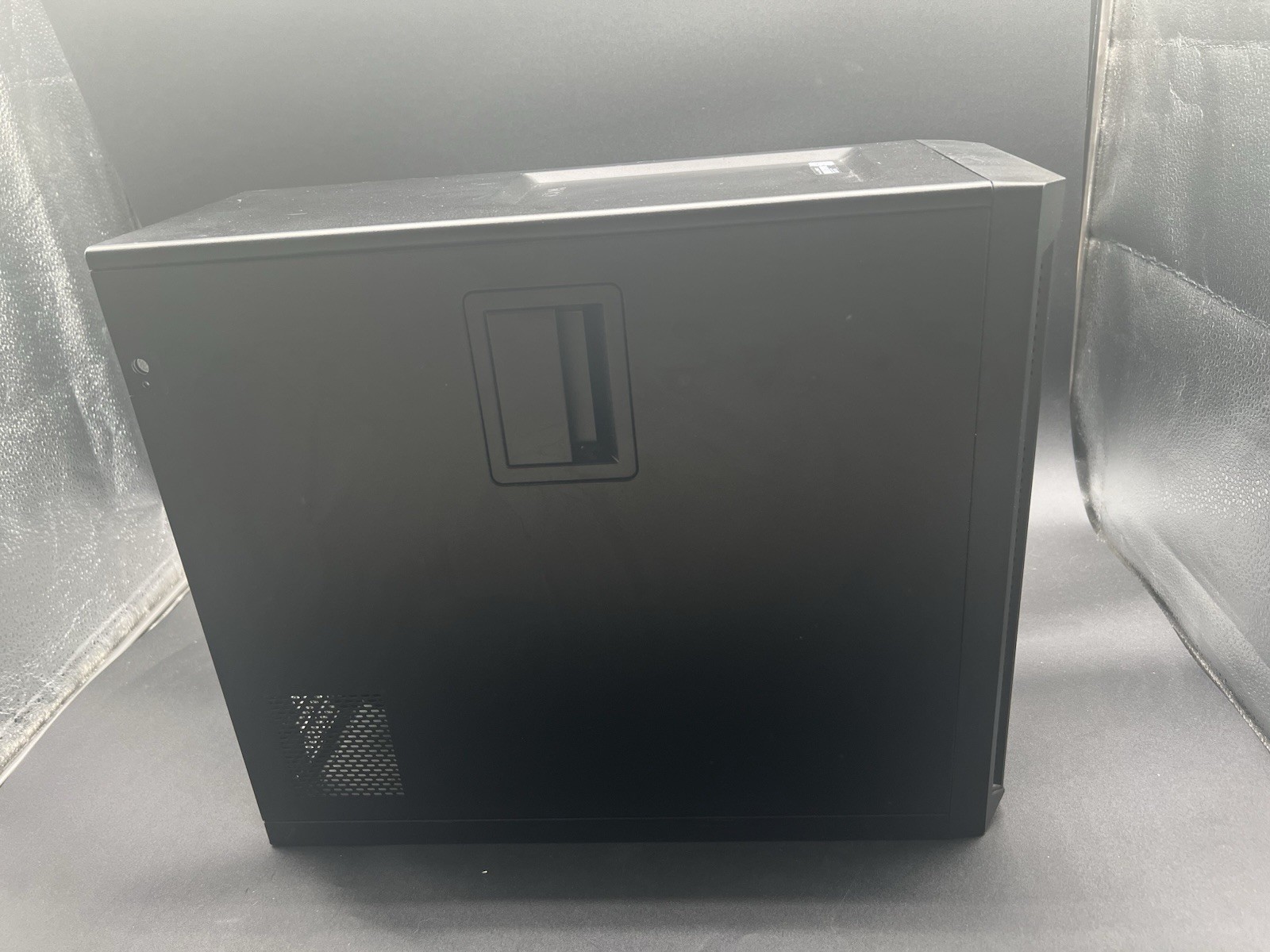Dell PowerEdge T140 Mini Tower Server Xeon E-2224 3.40GHz 3.49 TB 32GB RAM No Os