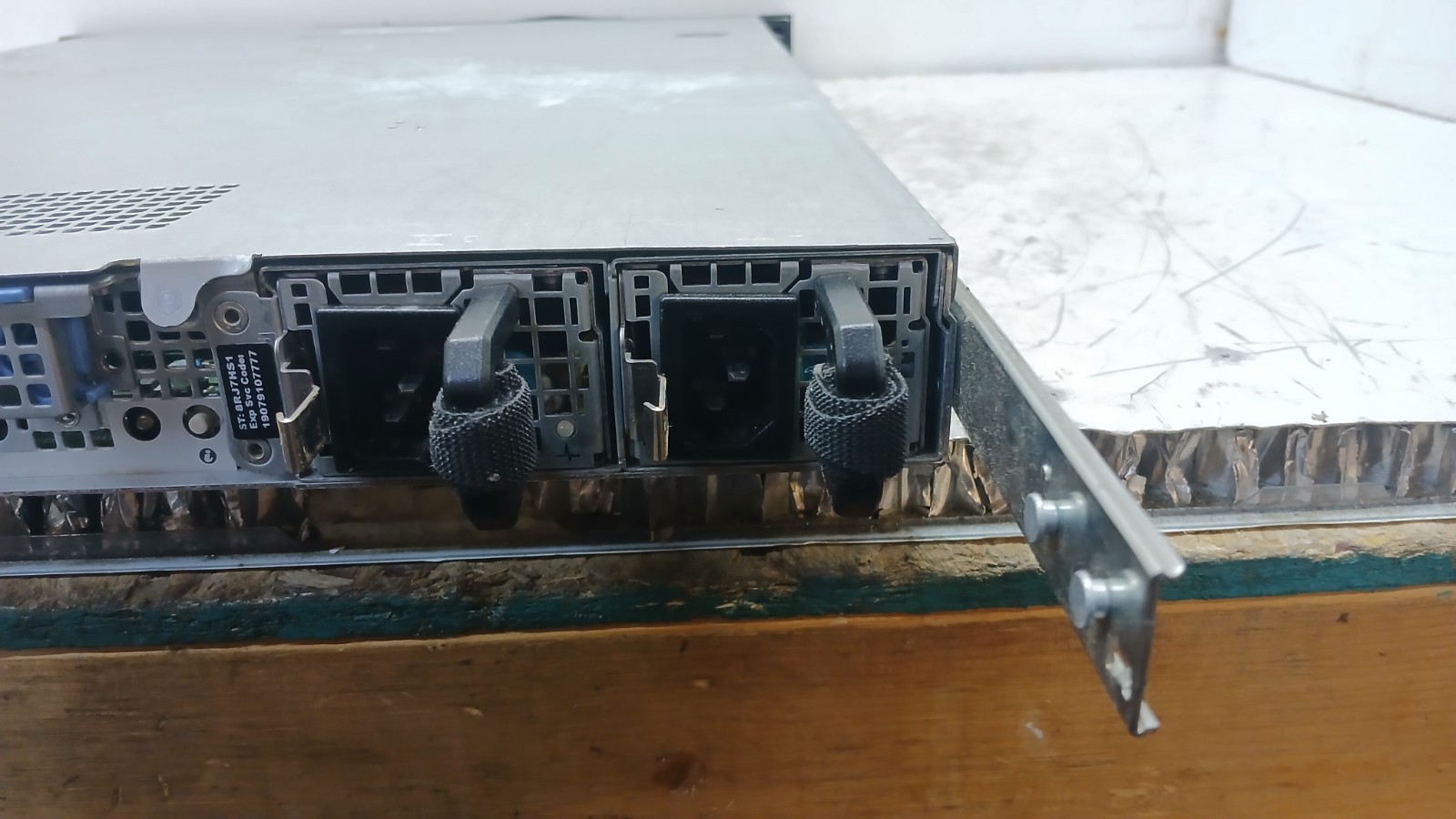 Dell PowerEdge 310 w Intel Xeon X3450@2.67GHz 1GB RAM *NO HDs* *BOOT TO BIOS*