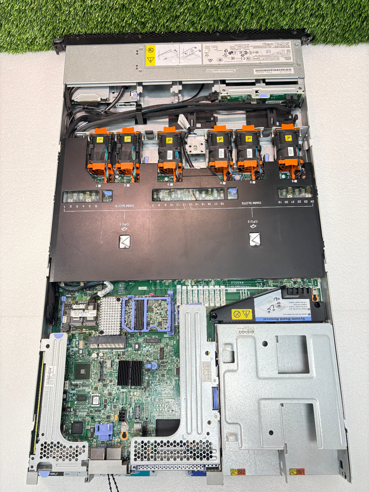 Pre Owned | IBM System x3550 M4 / 7914 Server – Silver w/ 2x Intel CPU
