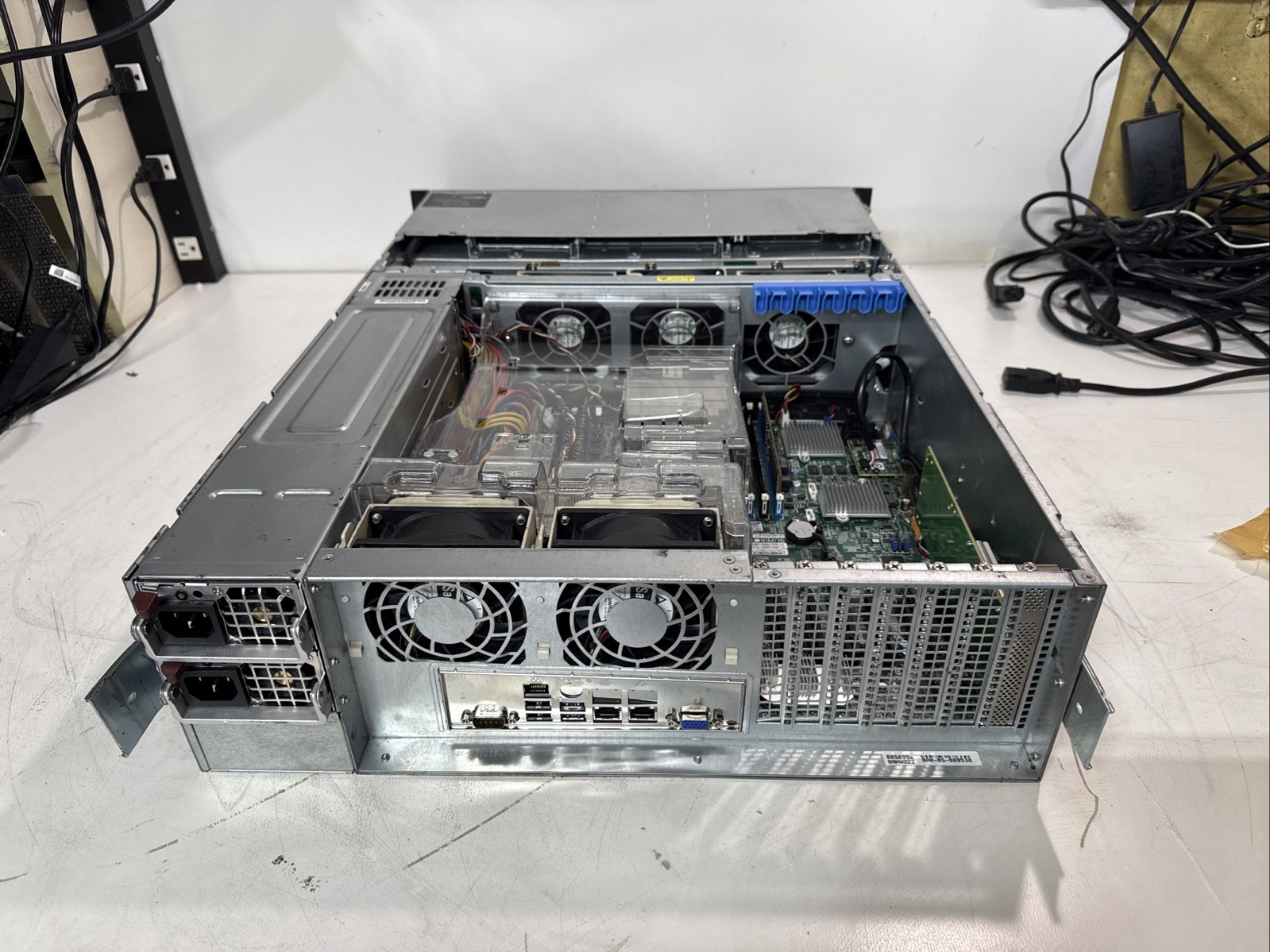 Barracuda Backup Server 895 2X Xeon E5-2620 V4@2.10ghz 8X16 128 Gb DDR4 No HDD