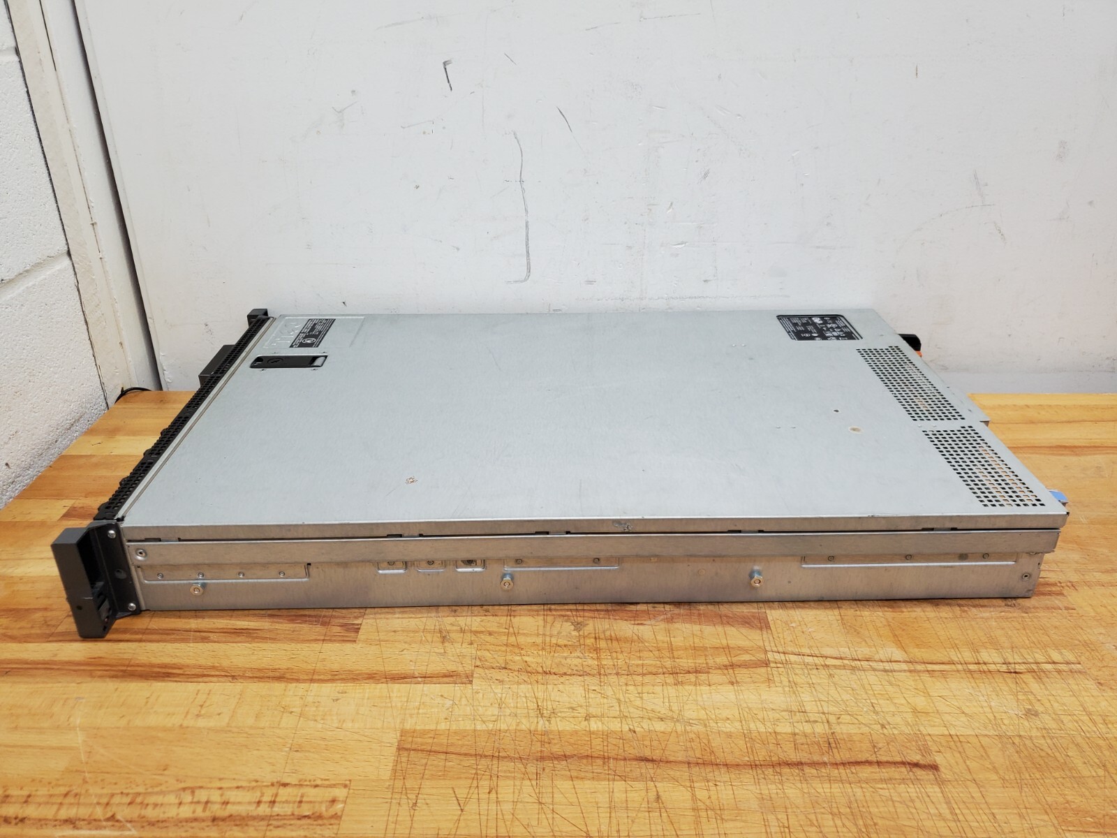 Dell PowerEdge R810 E05S Server 4x Xeon E7-4830, 64GB RAM, 500GB SSD, Win10Pro