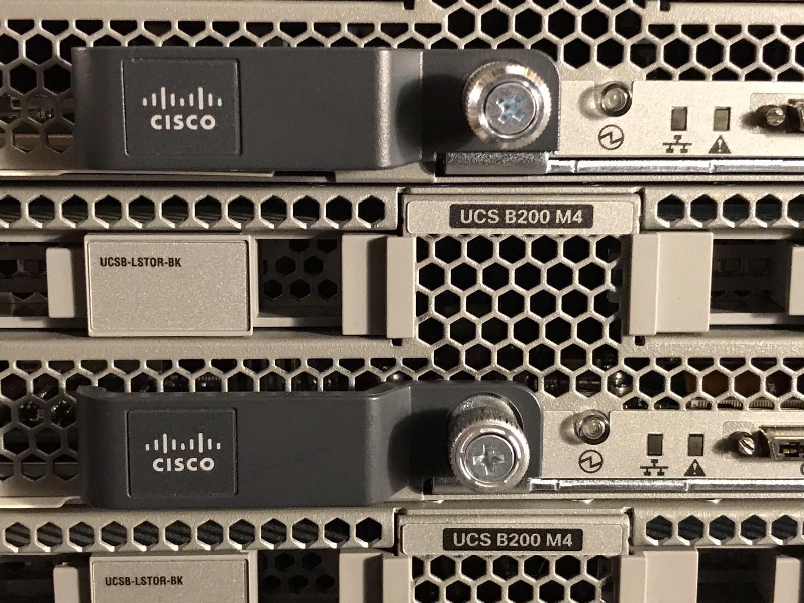 Cisco B200 M4 Blade Server Two E5-2660 V4 28 Core 64GB RAM 2x SFF VIC1340 NIC