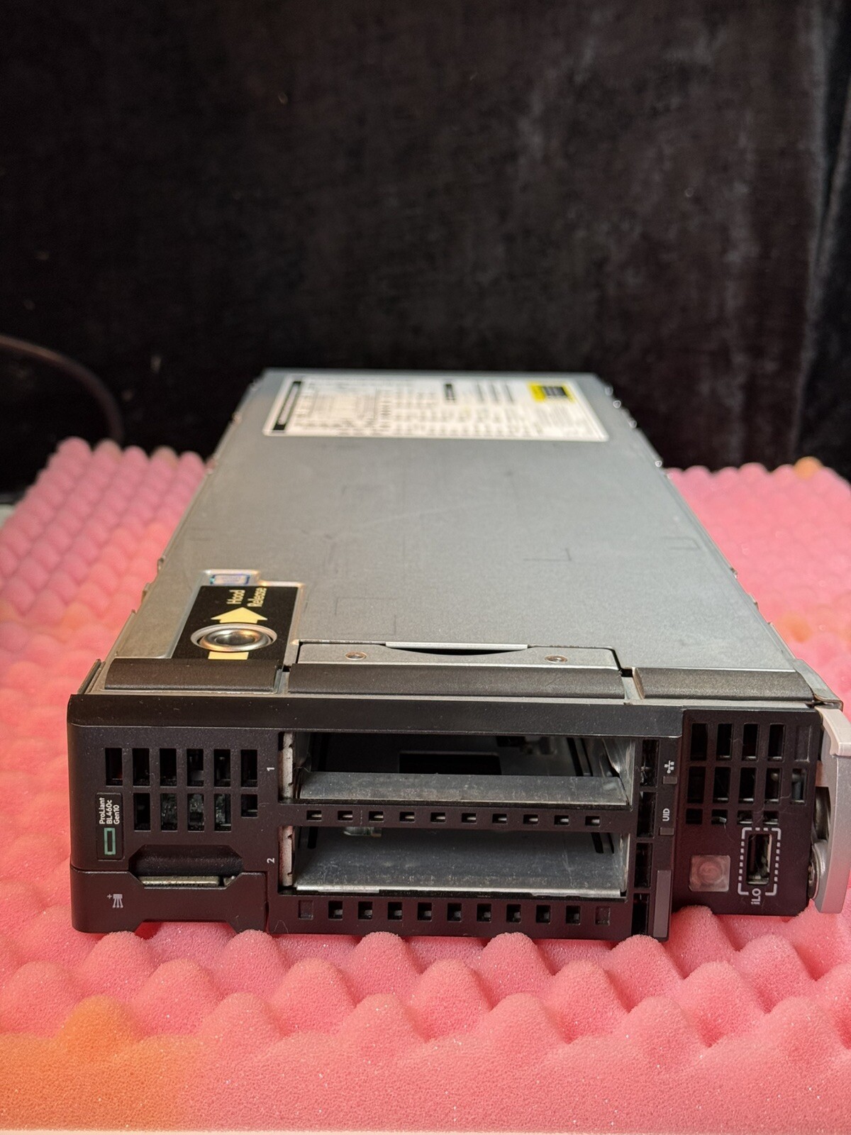 HPE 863442-B21 ProLiant BL460C Gen10 10GB/20GB FLB CTO BLADE SERVER