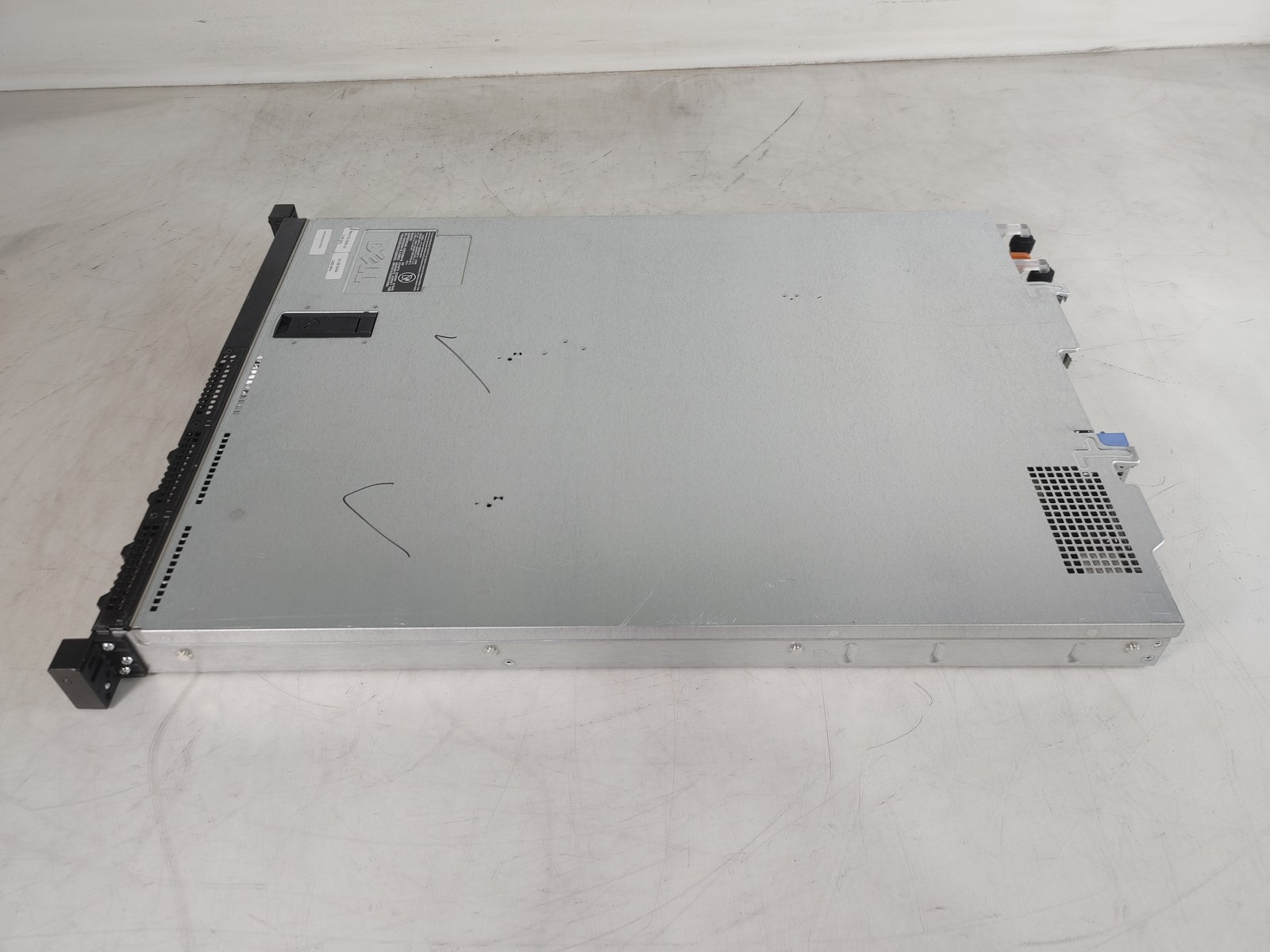 Dell PowerEdge R430 2.40 GHz Intel Xeon E5-2630 v3 32 GB DDR4 Server