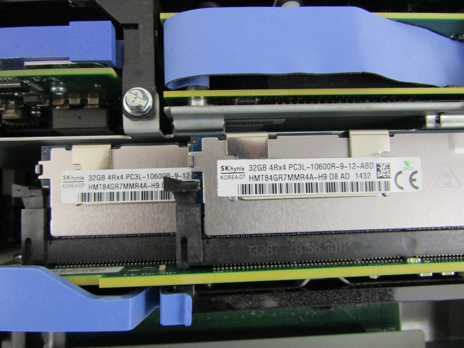 IBM Power 710 8231-E1D 3.0GHz 64GB 6x HHD + 7042-CR4 HMC 1GB 250GB Servers