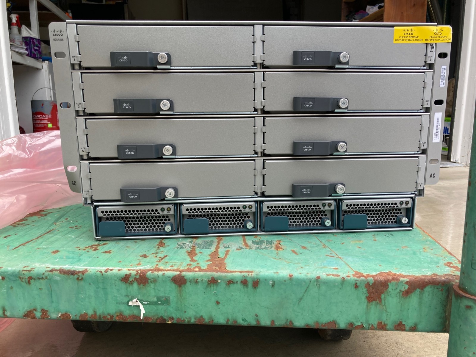 Cisco UCS-5108 5108 Blade Server Chassis with 9 Blades