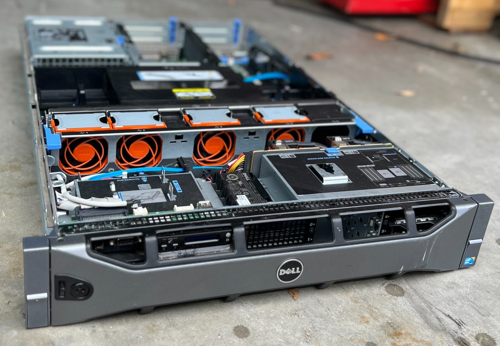 PowerEdge R710 1x CPU E5620 1x PSU 0RXCPH, x4 2GB RAM 0YMXG9