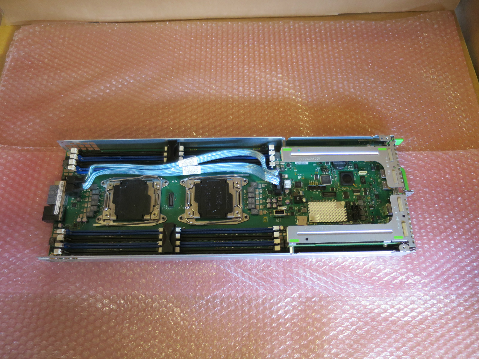 Fujitsu PRIMERGY CX2550 M1 no CPU -0 MB – 0 GB Node Server S26361-K1531-V100