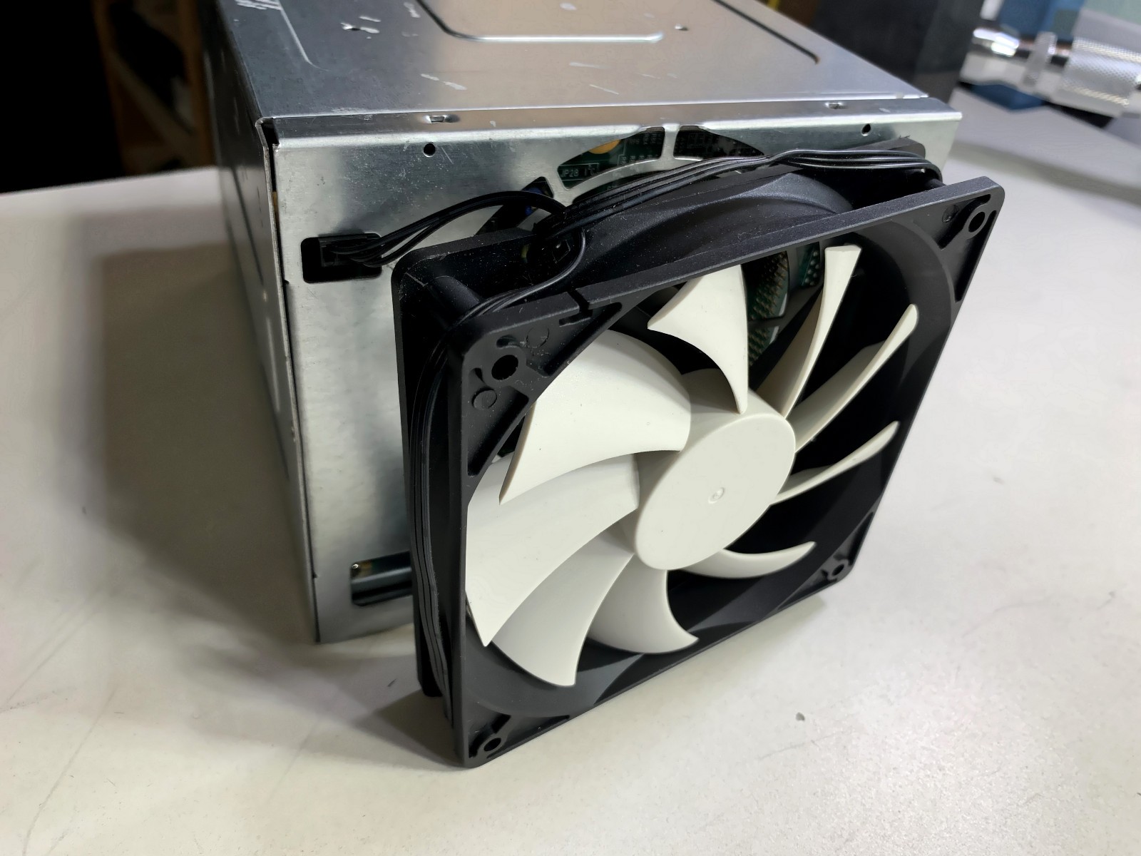 Supermicro U320 5-Bay Hot Swap Enclosure Cage 3.5″ 80pin 68pin SCSI U160 SCAM942