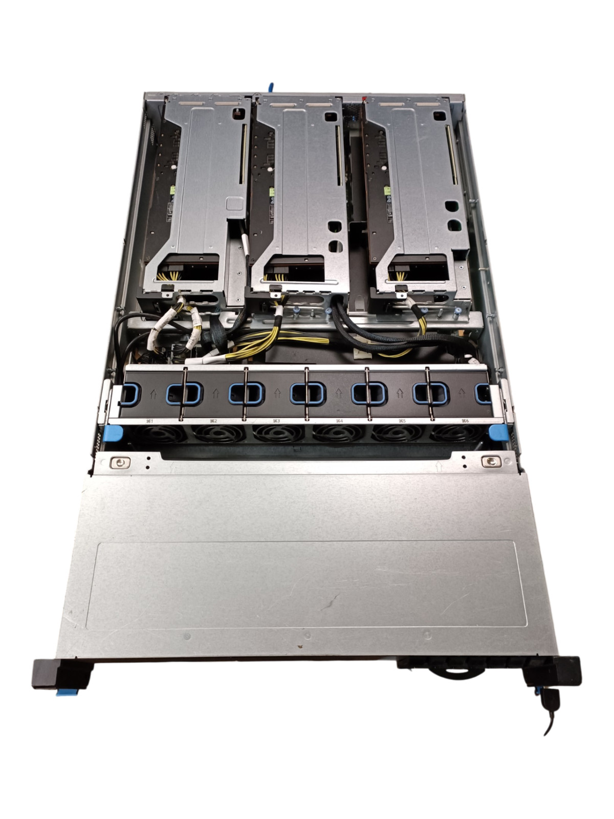 Inventec P4764 2U 4GPU AI Server 256GB (64×4) RAM AMD EPYC 7601 4X Radeon M125