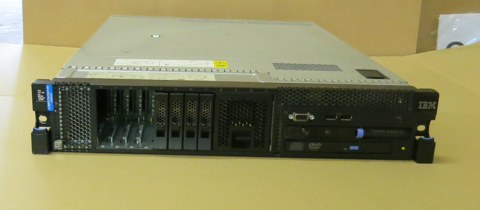IBM X3650 M2 2U Server 7947-92G QUAD CORE XEON X5570 2.93GHz 4GB 2U Rack Server