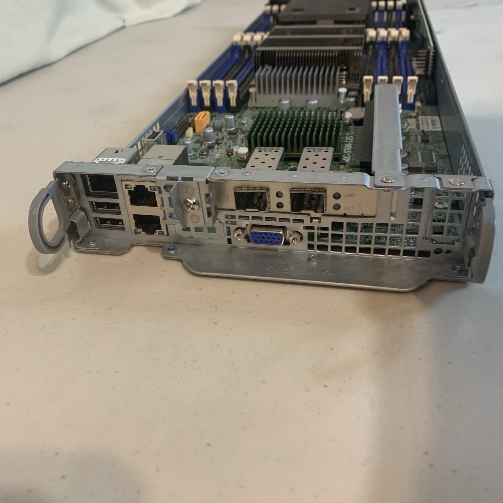 Supermicro X9DRT-P server node chassis 2x E5-2650v2 10GbE LSI 3108 SAS3 12Gb/s