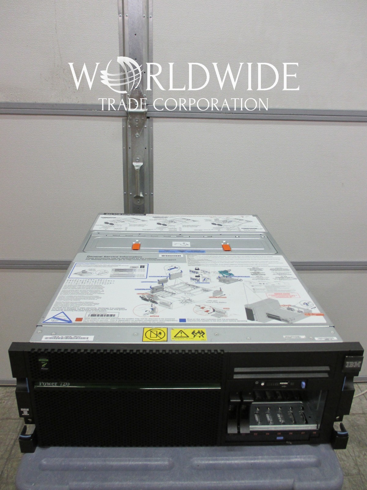 IBM 8202-E4B Power 720, 3.0GHz 6 core i OS/400 V6R1/V7R1/V7R2 UNL user lic, 3 OS