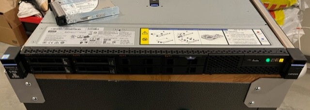 IBM LENOVO System X 3550 M5 2xE5-2620 V4 2.10GHz 6-Cores 2x800GB SSD M5120