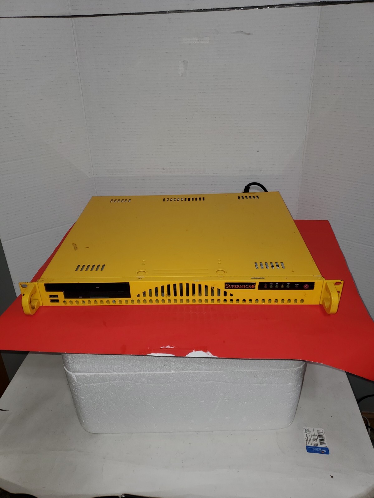 Supermicro Rack Computer System. READ DESCRIPTION BELOW