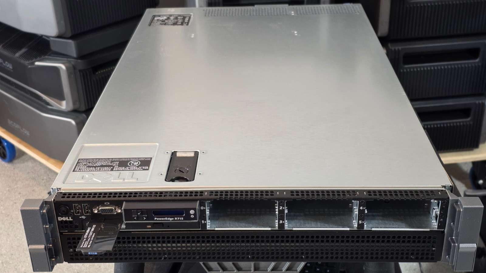 Dell PowerEdge R715, 2*AMD 6366HE 1.8GHz 32C, 16GB Ram, iEnterprise,No Ctrlr/HDs