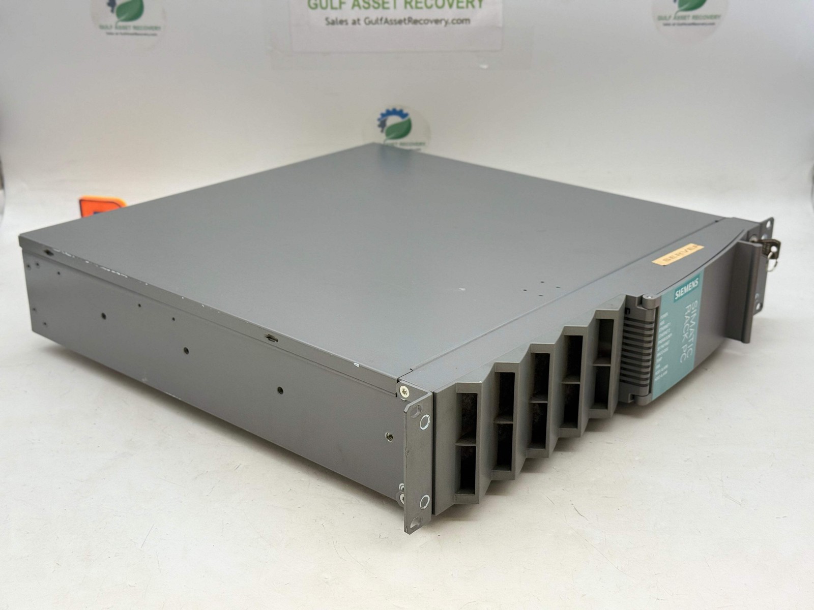Siemens 6AG4112-0AA21-0BX3 Simatic Rack PC 647B w/ (x2) 6GK1161-3AA01 (Used)
