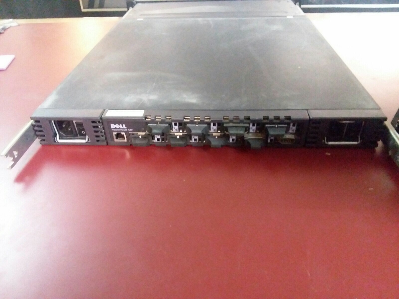DELL POWERVAULT 51F 8 PORT FC Fiber/fibre SWITCH 8p