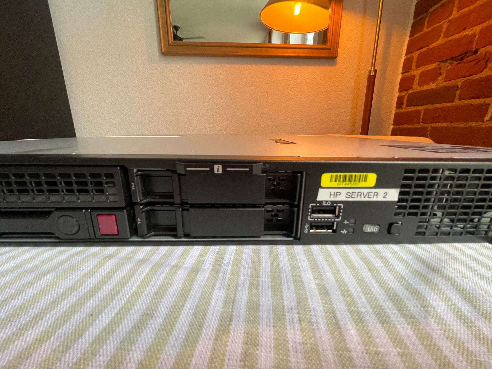 HPE ProLiant DL20 Gen10 Server Xeon E-2224 16GB RAM 4x SFF 500W PSU P17080-B21
