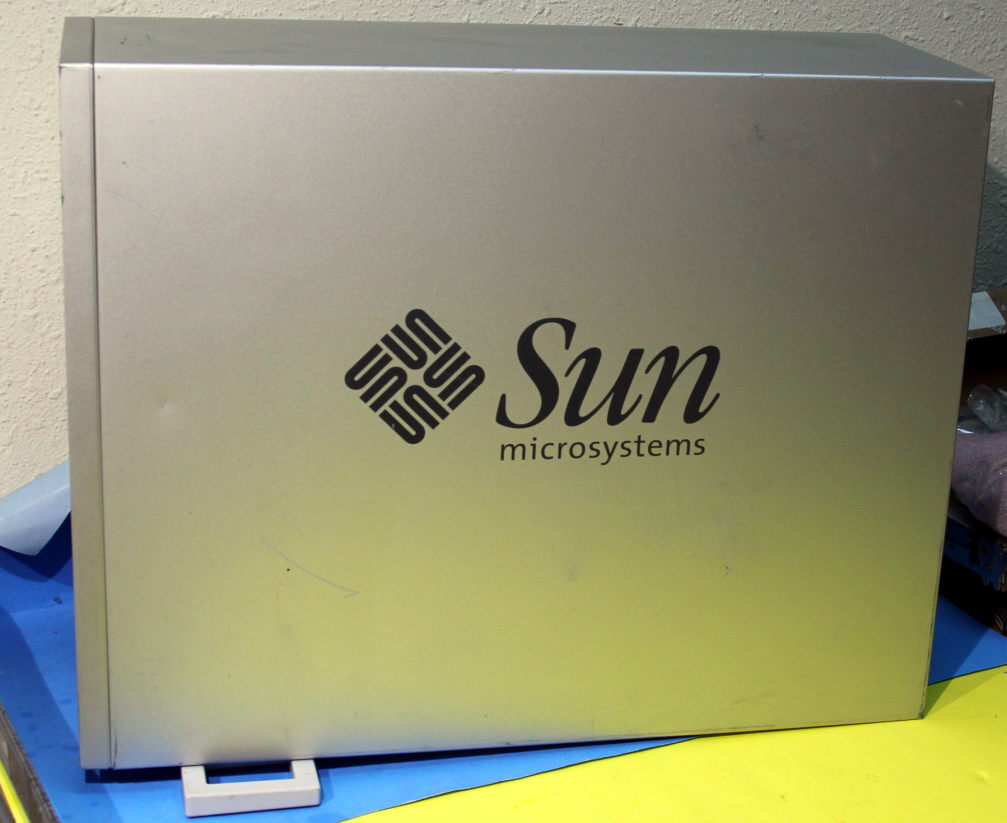 SUN Ultra 45 2x UltraSPARC-IIIi 1.6GHz 8Gb Dram XVR-2500 80GB HDD DVD