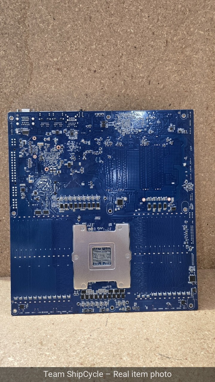 GIGABYTE MZ33AR1 Rev 3x Server Motherboard AMD EPYC 90059004 EATX UP G1N