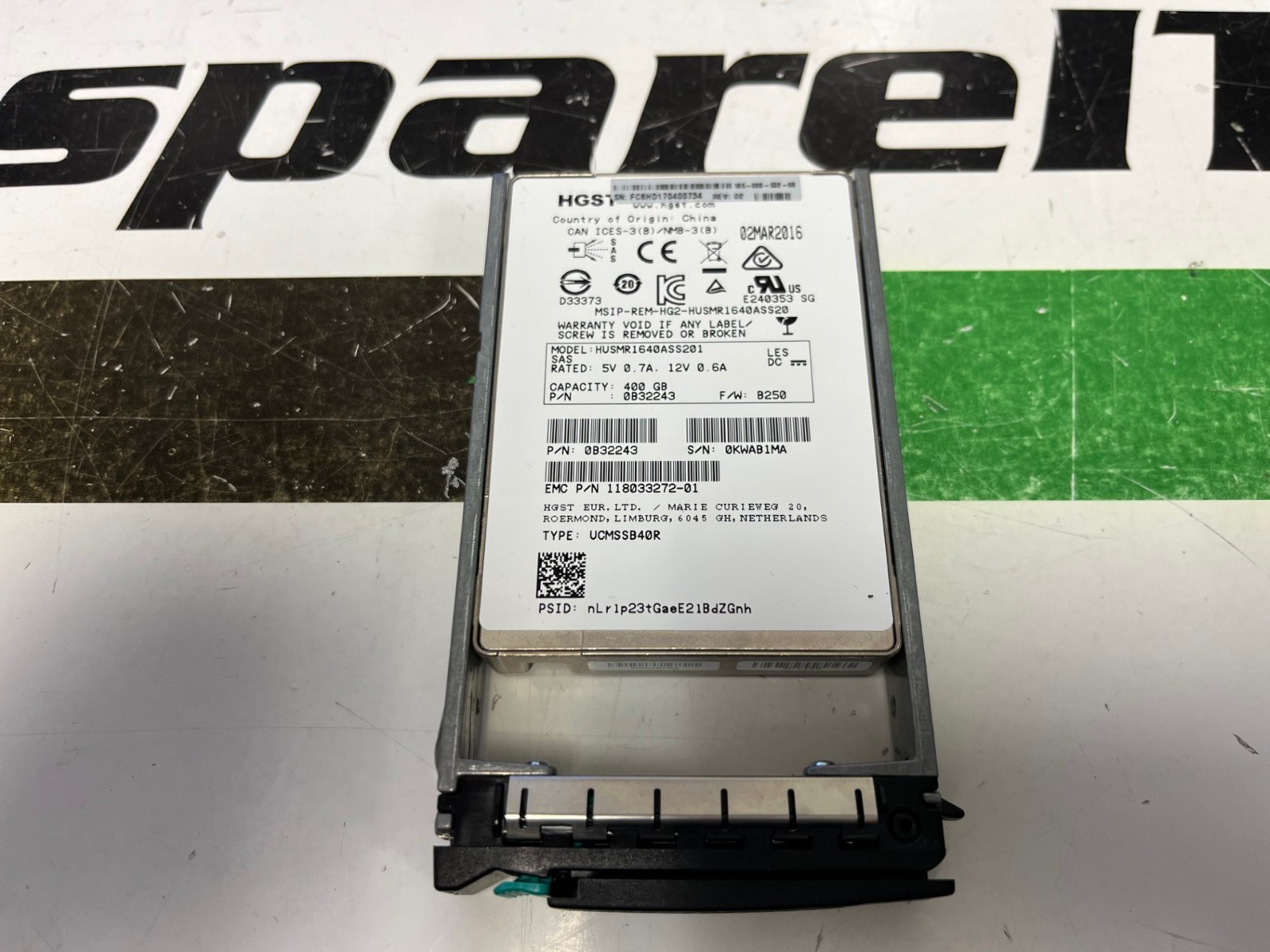 EMC HGST HUSMR1640ASS201 400GB 2.5in MLC 12G SAS SSD 118033272-01 105-000-532-00