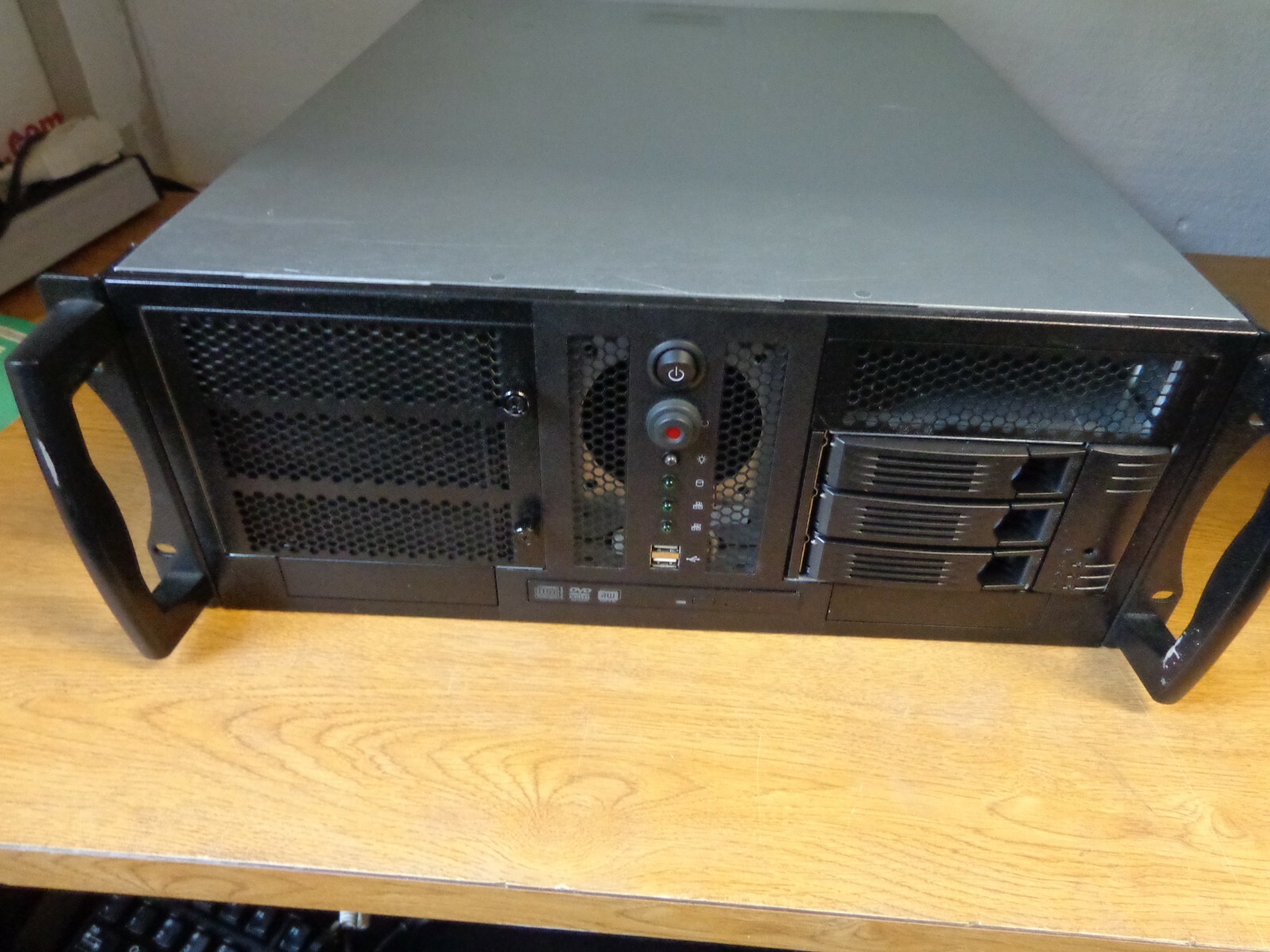 SUPERMICRO E5345 XEON CPU 2.33GHz 4Gb RAM Server PC 48-207A04800 MTI ELLL152600