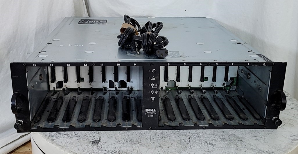Dell PowerVault 220S AMP01 14 Bay Storage Enclosure Array SEE NOTES