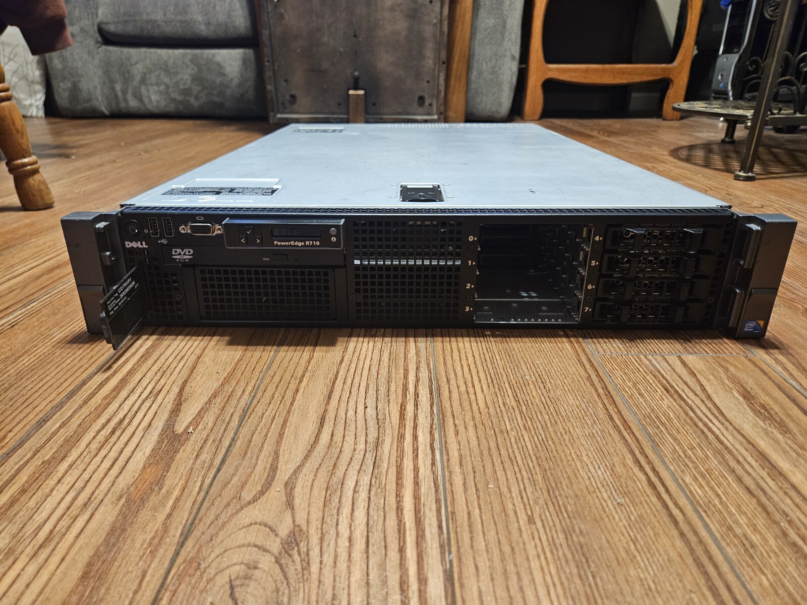 Dell PowerEdge R710 2.5″ 2U 2x X5675 3.06GHz 6-Core 24GB 4 Drive Fillers NO OS