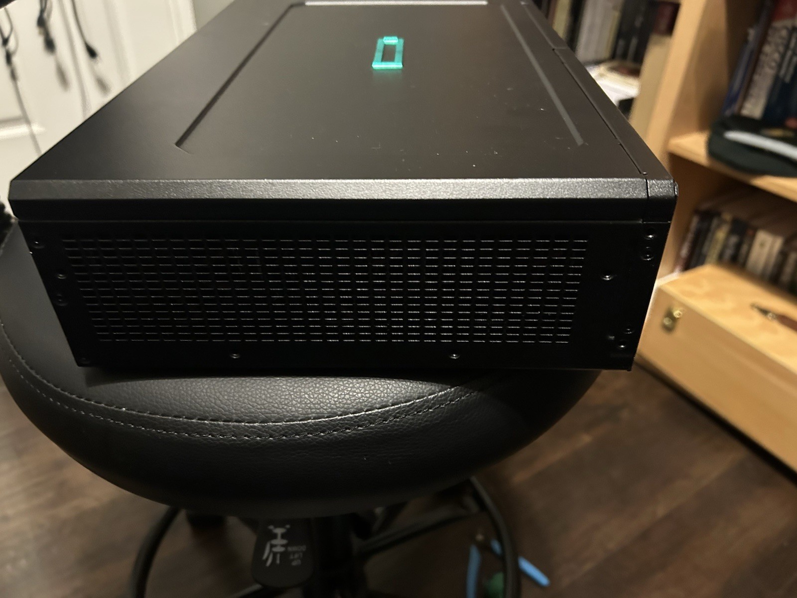 HPE Edgeline EL1000 Server, m750 blade, 32GB DDR4 2400 ECC memory, no HDDs