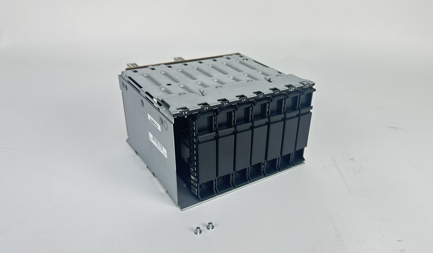 HPE 2U Gen10 8SFF 6xSATA/SAS+2xNVMe or 8SFF SATA/SAS SC Backplane+Cage + Screws