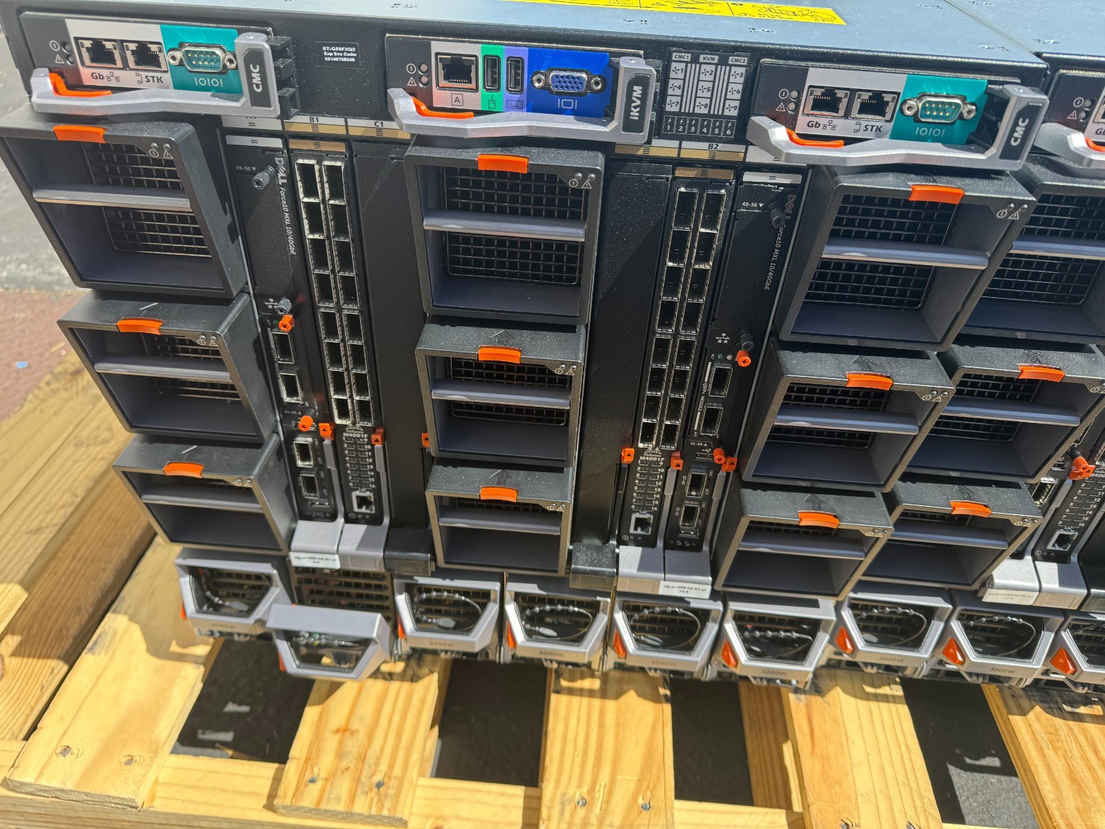 Dell PowerEdge M1000e Blade Center w/ 16x M640 nodes Tested CTO