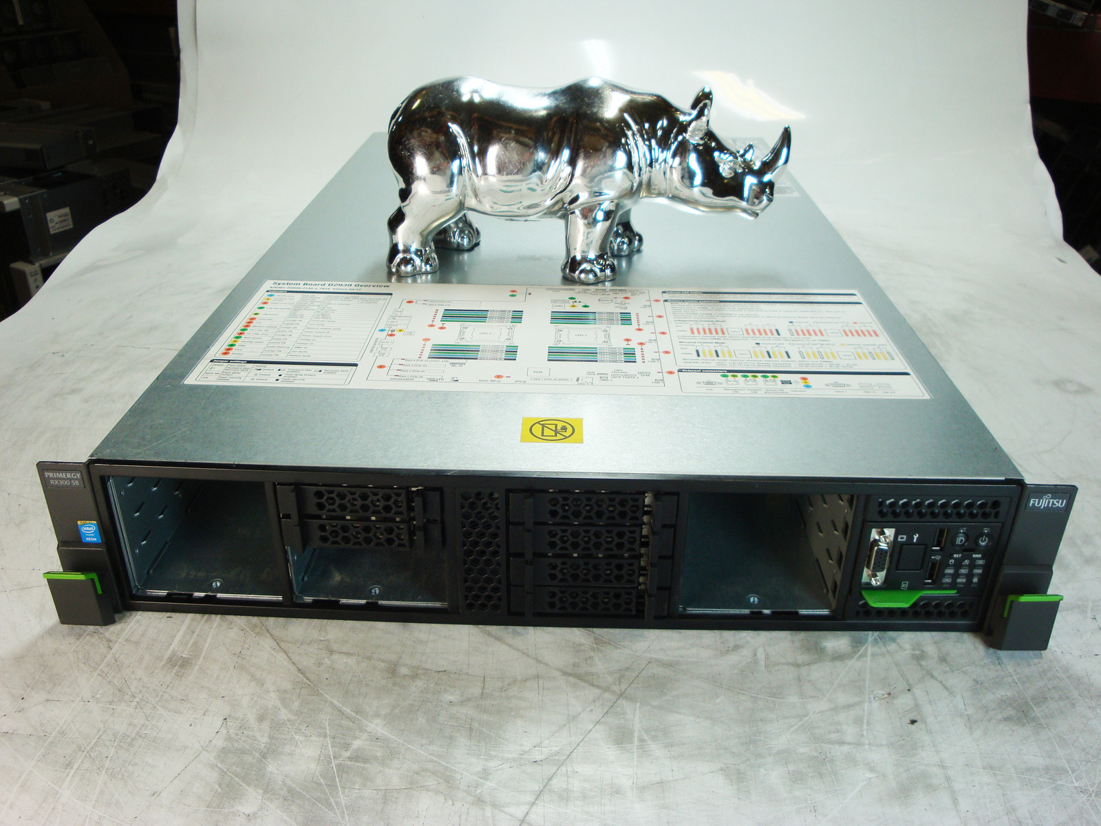 FUJITSU S26361-K1457-V401 Primergy RX300 S8