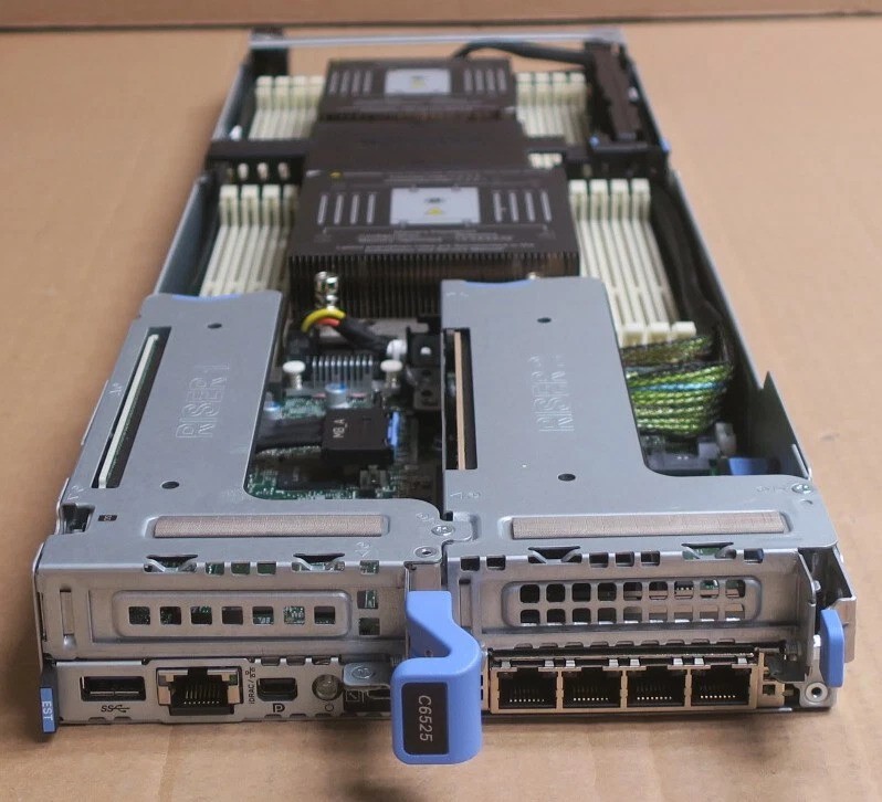 Dell C6400 24×2.5″Server/4xC6525 Node Support EPYC 7002/7003 CPUx8 2x1600W 2U