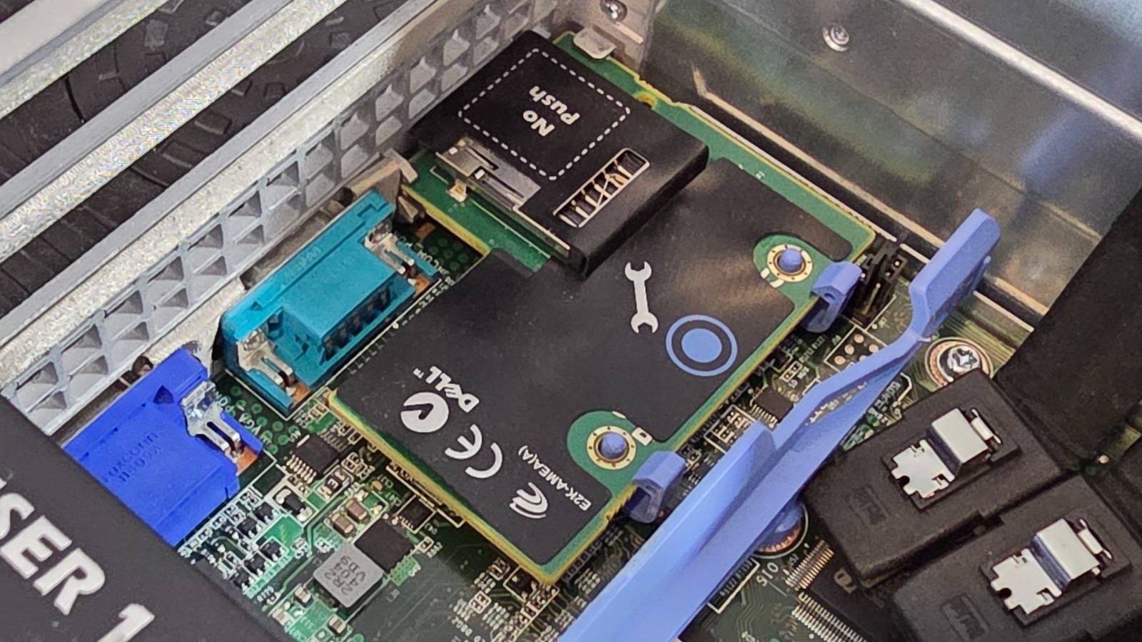 Dell PowerEdge R715, 2*AMD 6168 1.90GHz 24C, 16GB Ram, iEnterprise, No Ctrlr/HDs