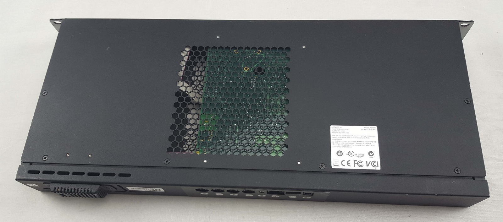 APC NETBOTZ 420E Rack Mount Appliance Monitor With Rack Ears NBRK0420E