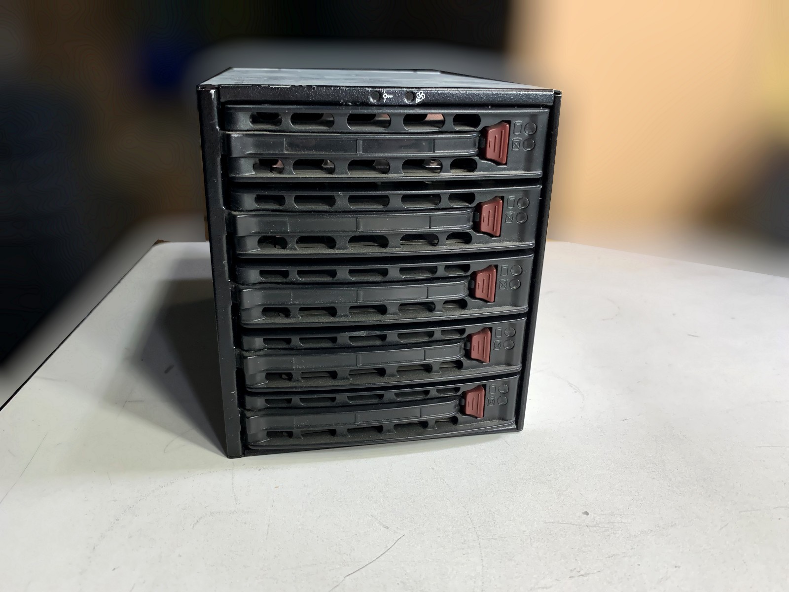 Supermicro U320 5-Bay Hot Swap Enclosure Cage 3.5″ 80pin 68pin SCSI U160 SCAM942