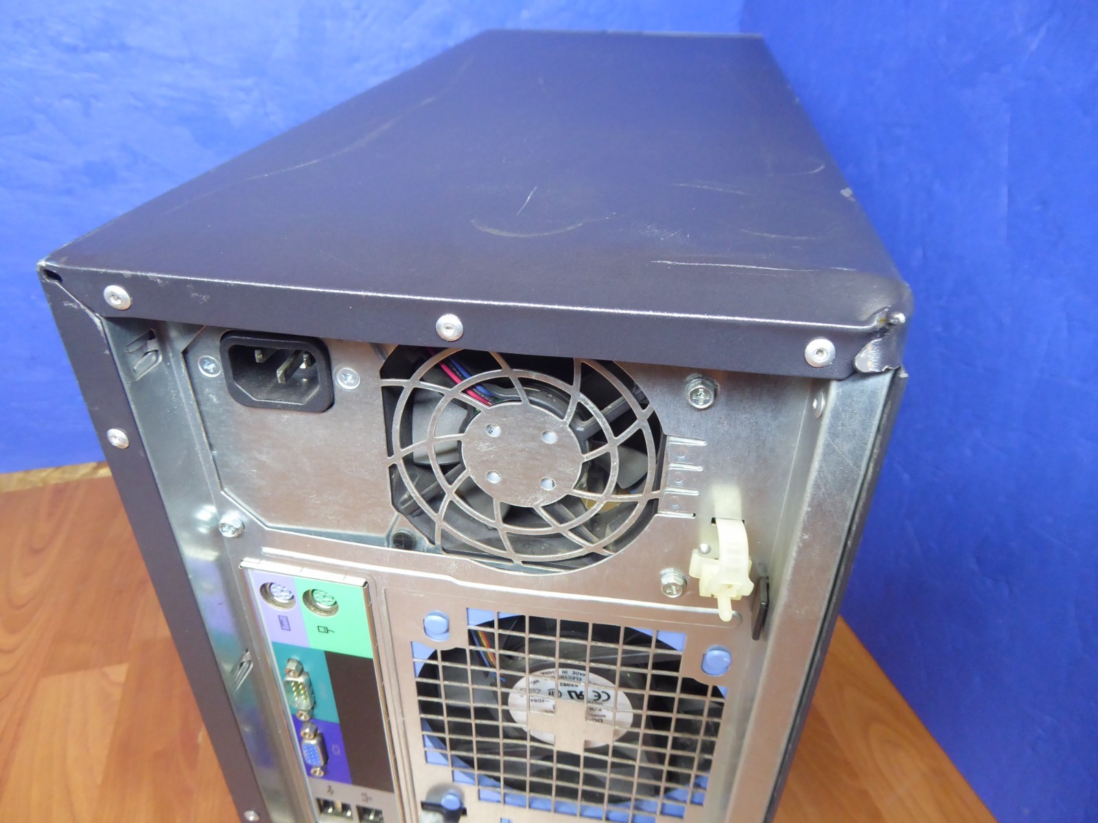 DELL POWEREDGE 830 TOWER SERVER PENTIUM D 3.0GHz 4GB HJ159 GD278