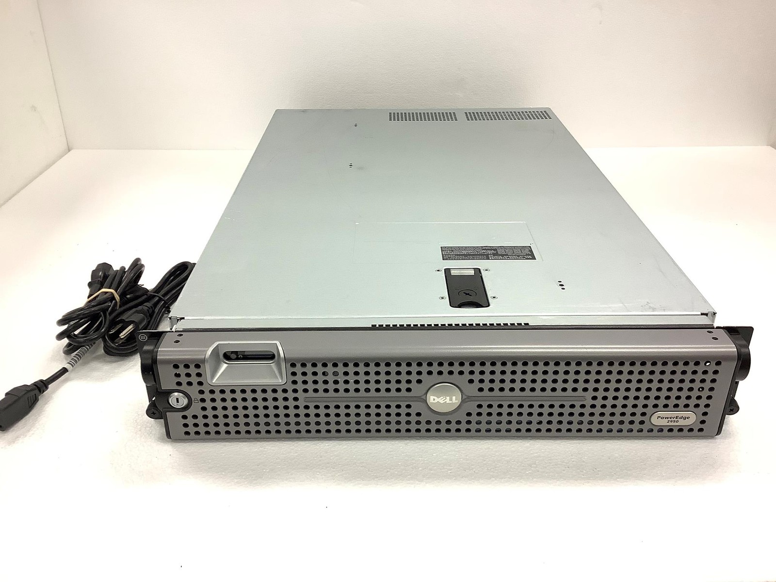 Dell PowerEdge 2950 Intel Xeon X5260 3.33Ghz Server w/4Gb Ram, Perc 6/i, No HD
