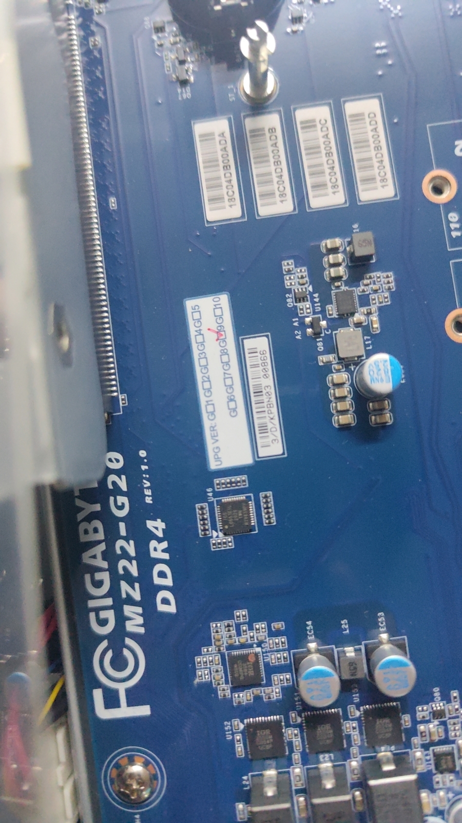 GIGABYTE 2U 8-GPU HPC/AI Server G292-Z20 REV1.0 PCIe 4.0 Suitable for 7002/7003
