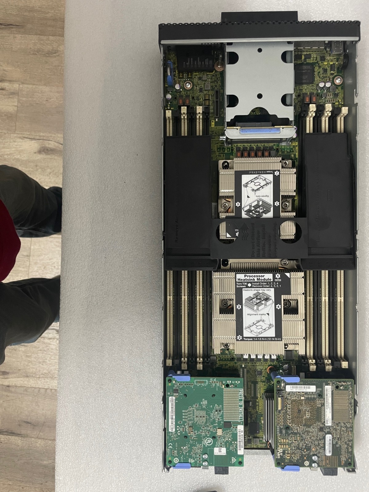 Lenovo ThinkSystem SN550 (7X16CTO1WW) WITH CPU NO DRIVES NO RAM