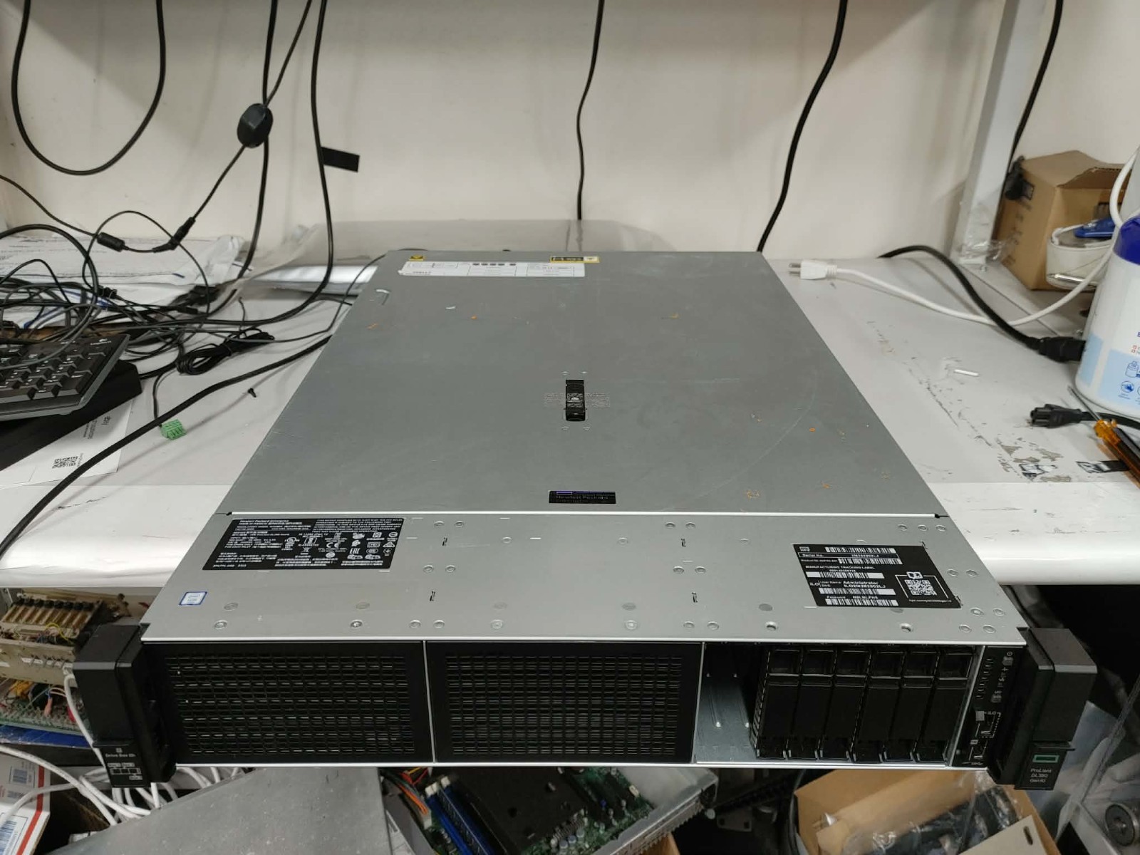 HP ProLiant DL380 Gen10 2U SFF 8 BAY 2.5″ Xeon Silver 4114 2.2GHZ 2x PS NO RAM