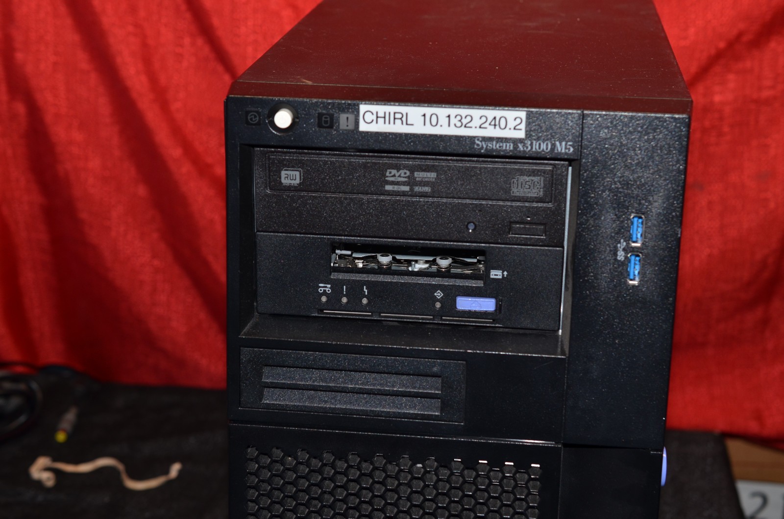 IBM System x3100 M5 tower server working