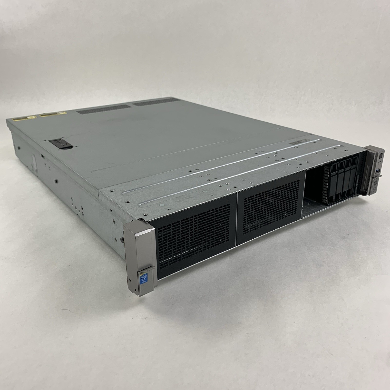 HP Proliant DL180 GEN9 2U 2.5″ Server 1x XEON E5-2609 V3 8 GB Ram No OS No HDD